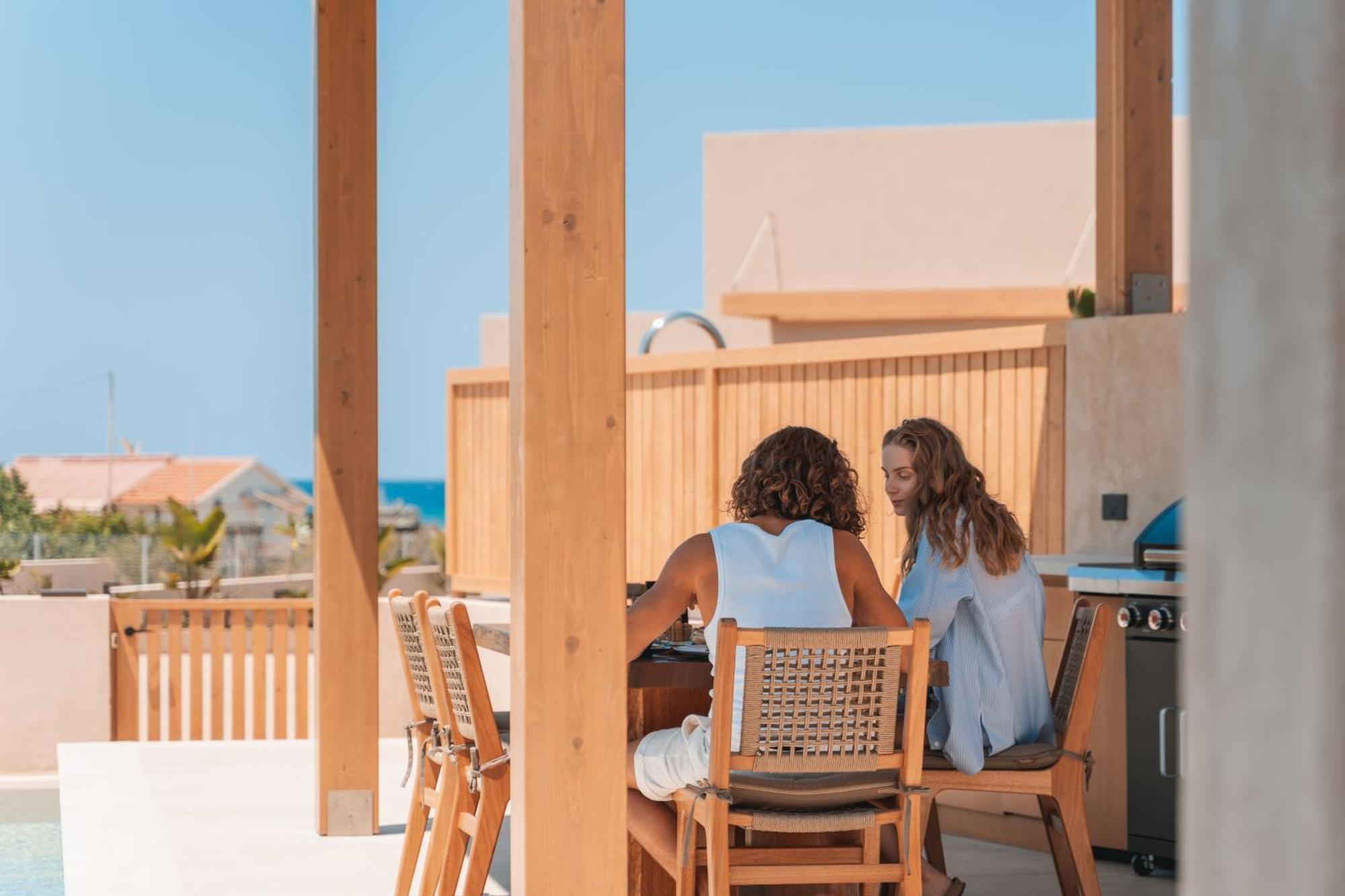 Heraklion Cicada Suites & Villas カルテロス エクステリア 写真